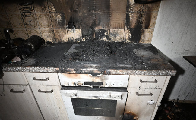 Zwei Leichtverletzte nach Brand in Mehrfamilienhaus