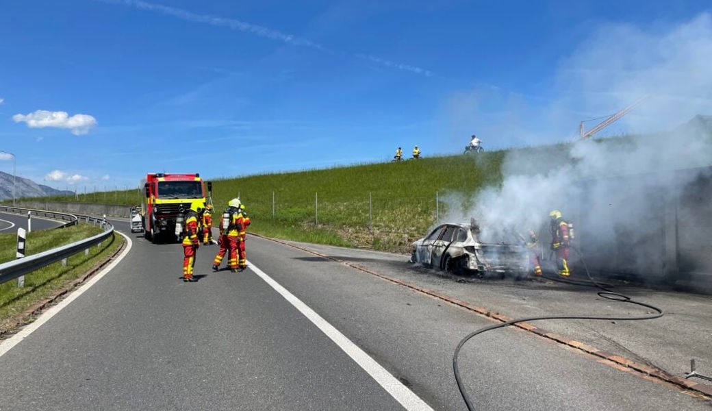  Fahrzeugbrand in einer Autobahnausfahrt: Einer von 172 Einsätzen der Feuerwehr Werdenberg Süd. 