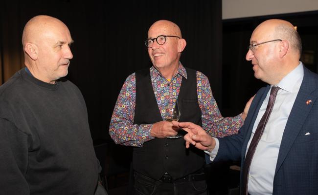 Franz Noser zeigt subtile Heimatbilder: Prominenz en masse im Fabriggli