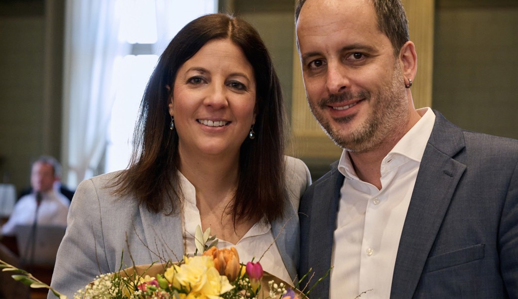 Laura Bucher wurde mit 85 von 97 Stimmen zur Regierungspräsidentin gewählt. SP-Fraktionspräsident Dario Sulzer gehörte zu den ersten Gratulanten. 