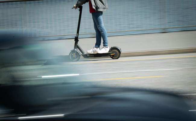 E-Scooter mit 86 km/h angehalten: Lenker angezeigt