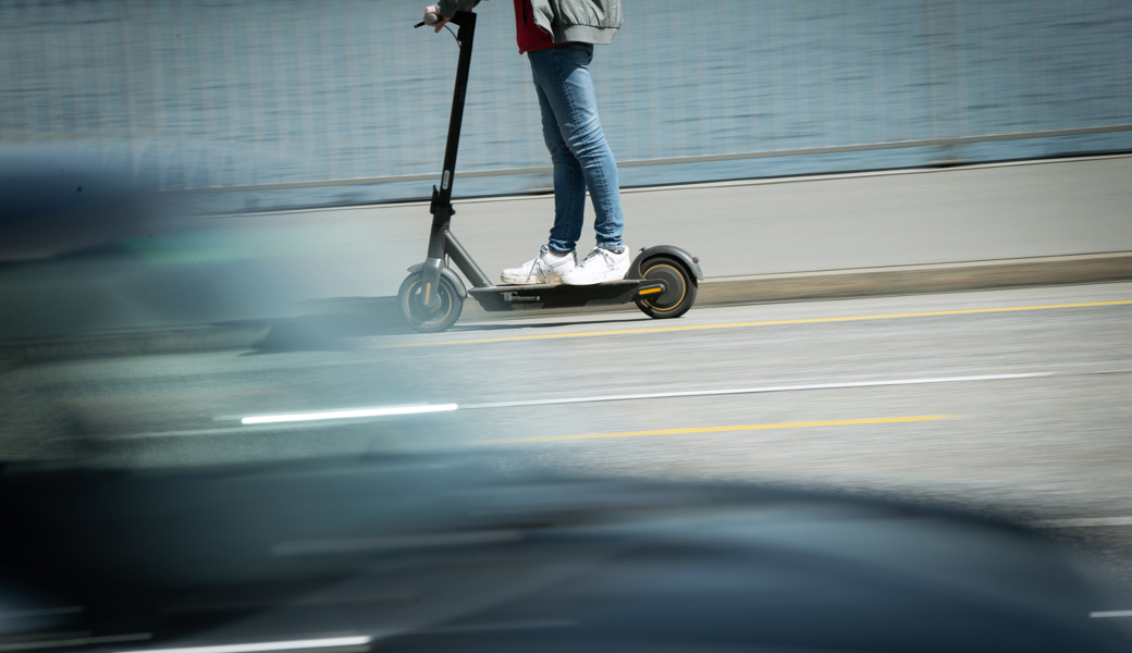 E-Scooter mit 86 km/h angehalten: Lenker angezeigt