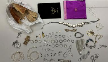 Diebesgut in Brot versteckt– skurriles Delikt an Zoll aufgeflogen