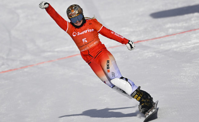 Podestplatz für Snowboarderin Julie Zogg beim Parallelriesenslalom in Scuol