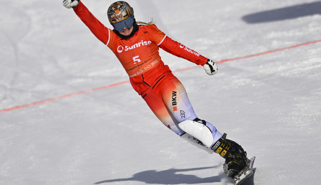  Julie Zogg fuhr in Scuol im Parallelriesenslalom auf Rang 3. 