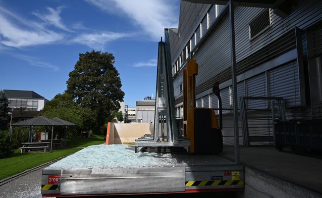 Glasscheiben lösten sich: Arbeiter umgestossen und verletzt