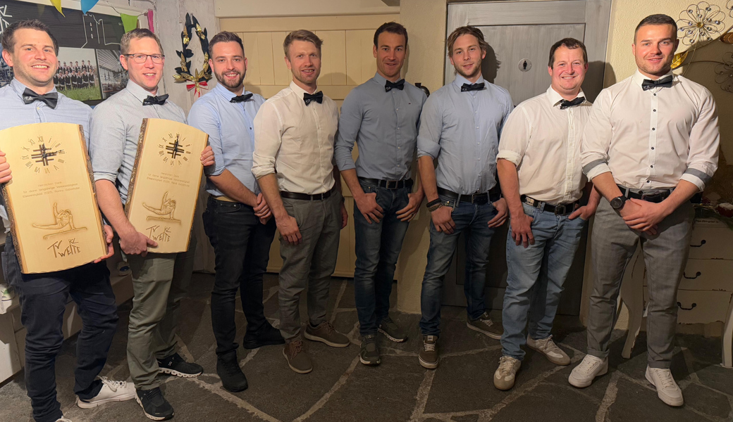 Alter und neuer Vorstand TV Weite vereint (von links): Ronny Gabathuler, René Gabathuler, Roman Küng, Simon Gabathuler, Dario Zogg, Jan Gabathuler, David Forrer und Nino Zogg.