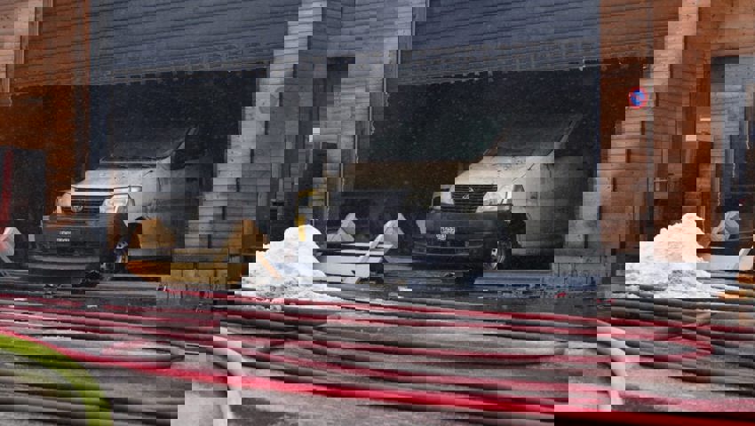  Bereit zur Auslieferung: Im Transporter lag die fertiggestellte Haustüre, welche nicht versichert war. 