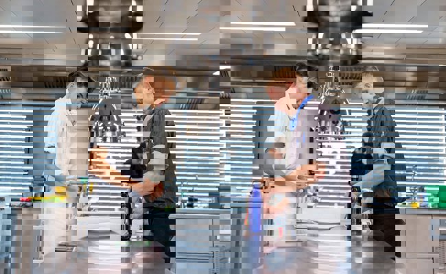 1400 Lehrstellen unbesetzt: Es fehlt vor allem dem Detailhandel und der Gastronomie an Bewerbenden