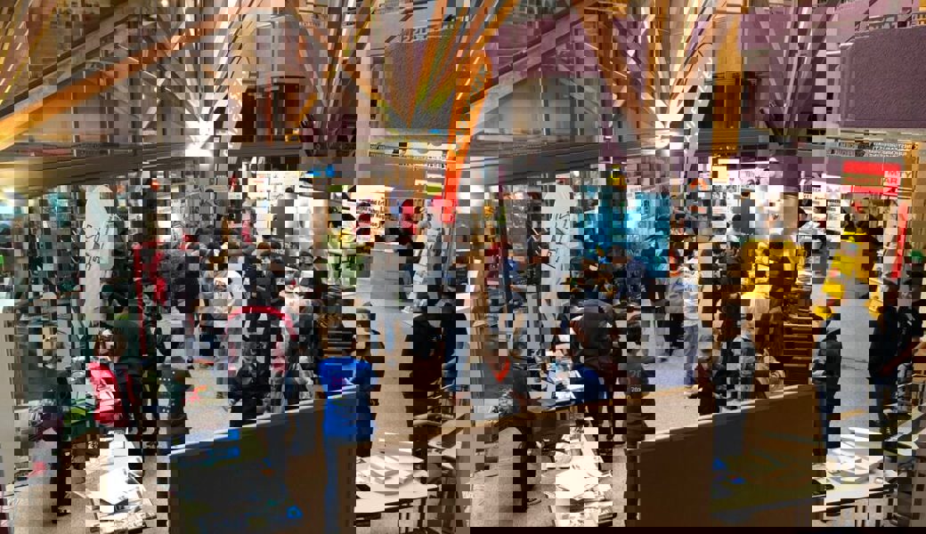 Schülerinnen und Schüler konnten erste Kontakte mit möglichen Lehrbetrieben knüpfen