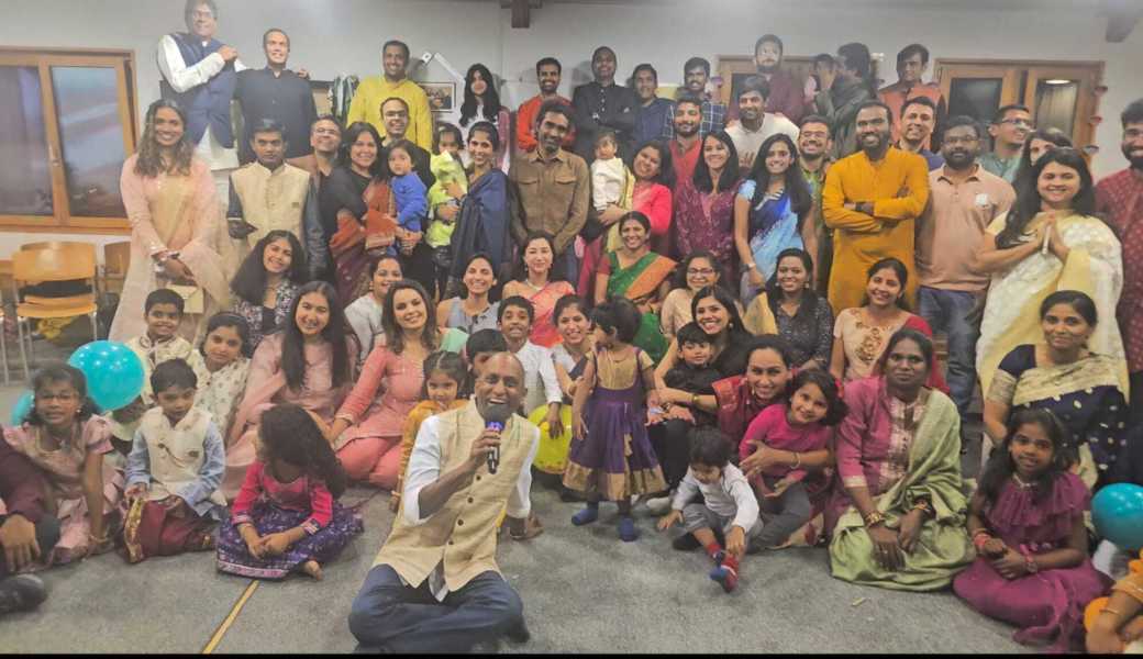 Noch vor der Gründung des Swiss Indian Vereins Rhine Valley traf sich die indische Gemeinschaft zum traditionellen Diwali-Fest und zeigte auf, welch starker Zusammenhalt bereits herrscht. 