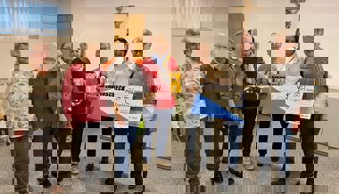 Fleissig glismet: Strickrundefrauen spenden 2000 Franken