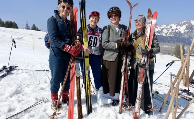 35 Personen fuhren am Nostalgie-Skirennen auf dem Chäserrugg ohne Kanten um die Tore