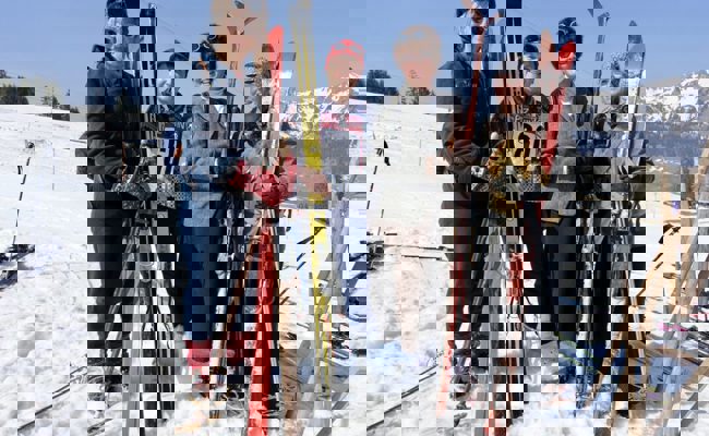 35 Personen fuhren am Nostalgie-Skirennen auf dem Chäserrugg ohne Kanten um die Tore