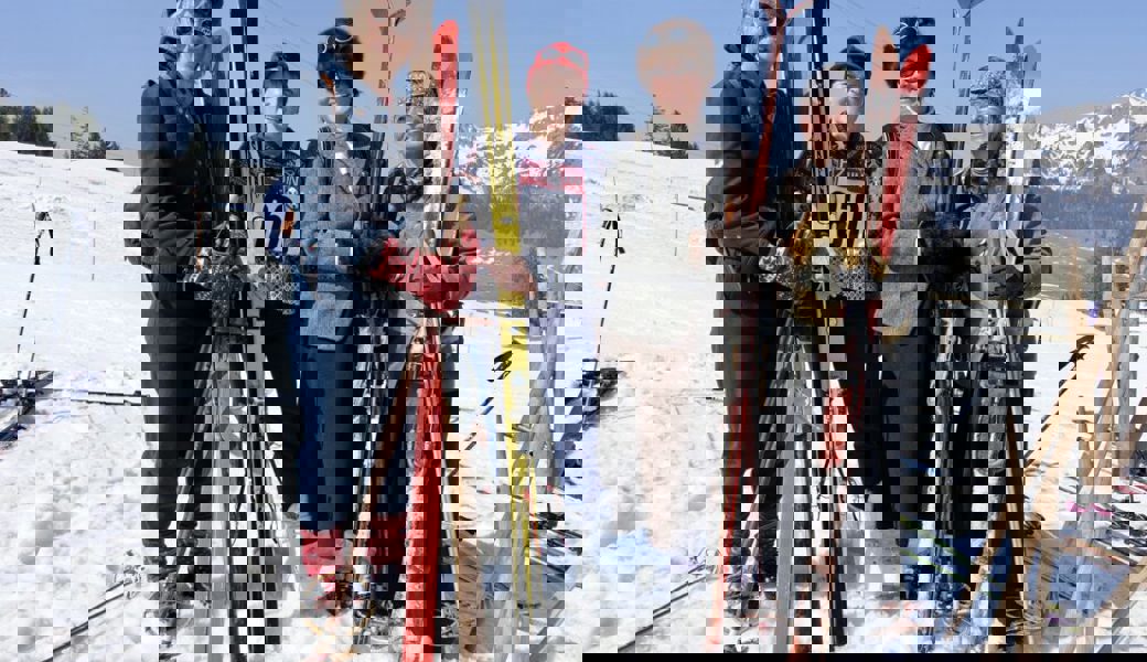 35 Personen fuhren am Nostalgie-Skirennen auf dem Chäserrugg ohne Kanten um die Tore