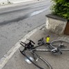 Velofahrer kollidiert mit Bus und wird schwer verletzt