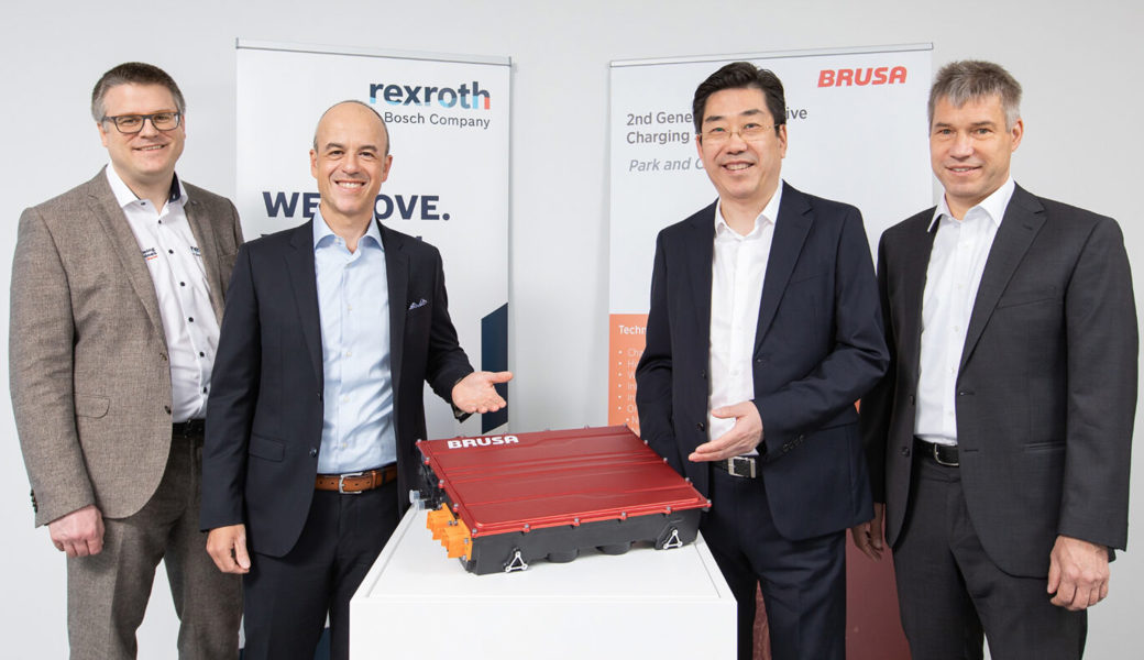  Intensivierte Zusammenarbeit: (von links) Matthias Kielbassa (Bosch Rexroth), Thomas Donato (Bosch Rexroth), Ming Jiang (Brusa HyPower), Dr. Holger Fink (Brusa HyPower). 