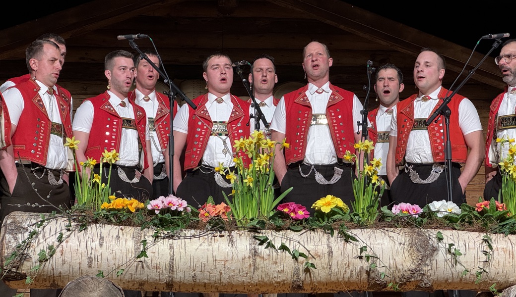 Das Jodelchörli Degersheim eröffnete das Programm nach der Pause.