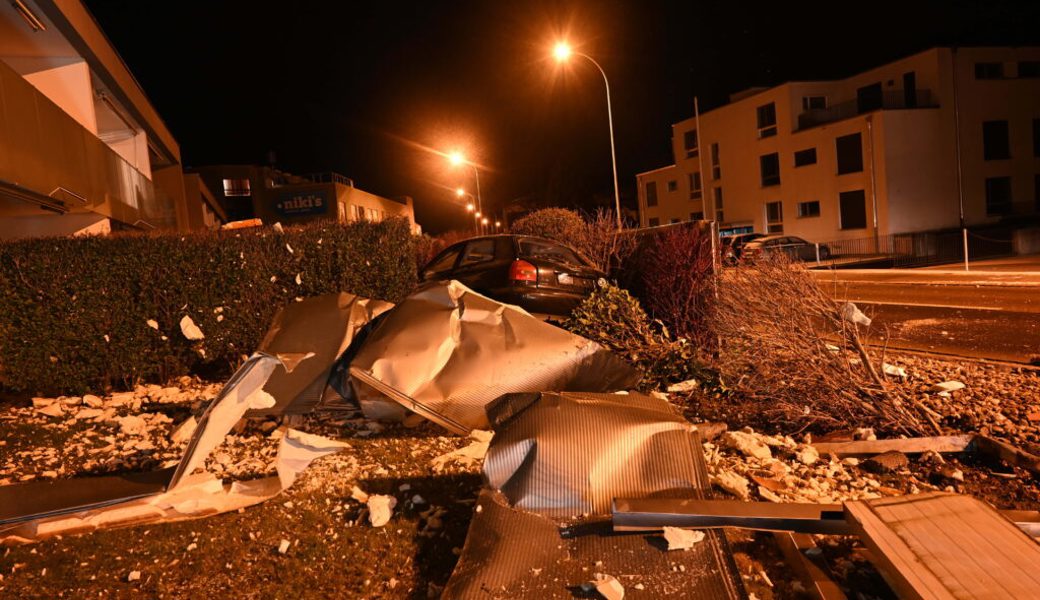  Selbstunfall Höhe Churerstrasse 167 in Buchs. Der Autofahrer flüchtete unerkannt. 