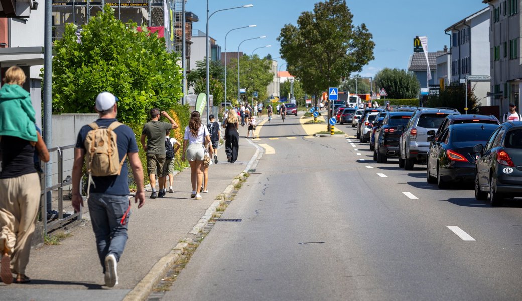 Lange Staus, hier in Staad: In der Region waren sämtliche Strassen Richtung Altenrhein verstopft.
