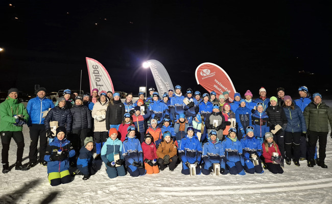 Klubrennen bei Flutlicht begeisterte Jung und Alt