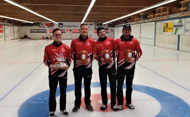 Wildhauser Junioren gewinnen den heimischen Metzger- & Käsercup im Curlingzentrum