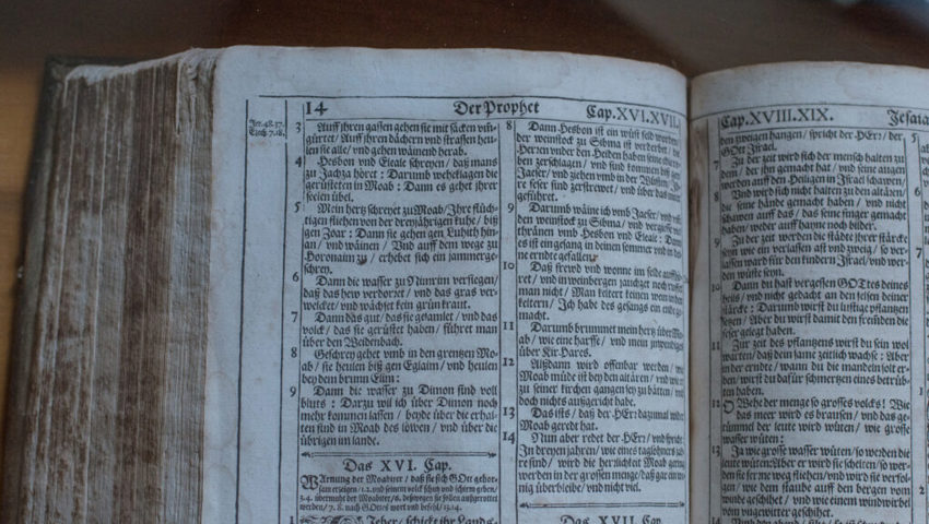  In Gretschins ist eine Luther Bibel aus dem Jahr 1680 ausgestellt. 
