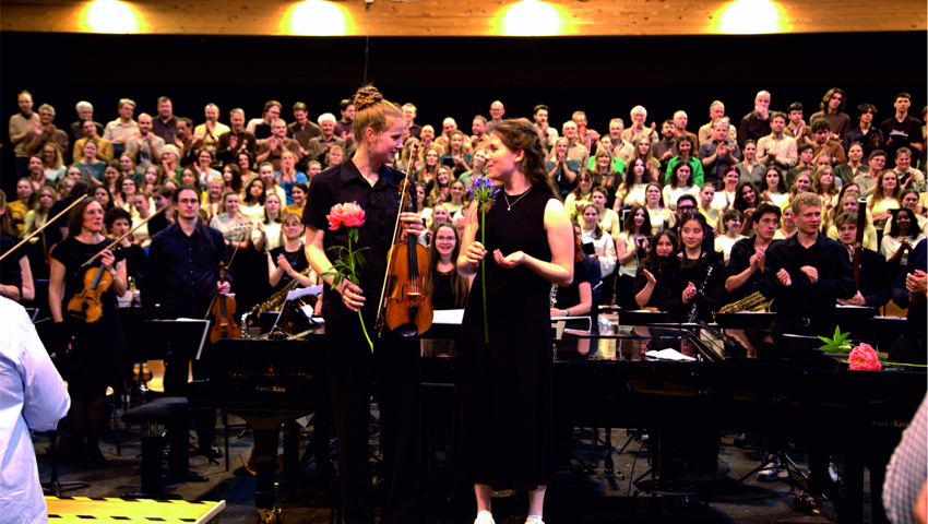 Tabea Götz (Violine und Mia Burri (Klavier)