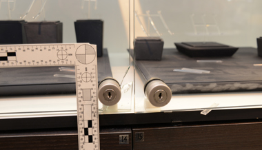 Einbrecher stehlen teure Kugelschreiber und Bargeld – Polizei sucht Zeugen