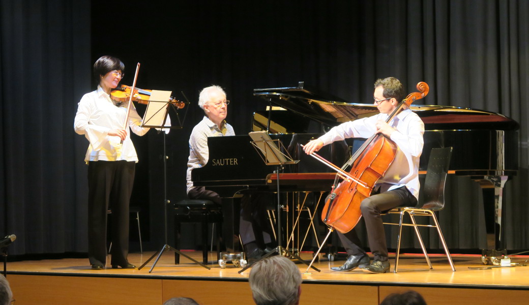 Raikan Eisenhut (Violine), Jean Lemaire (Klavier) und Diego Lesmes (Cello).