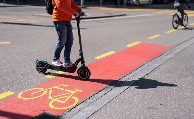 Mit 80 statt 20 km/h: Zu schnelle E-Scooter beschäftigen die Ostschweizer Polizeien