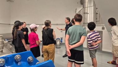 160 Schulkinder erleben die Produktion von erneuerbarer Energie