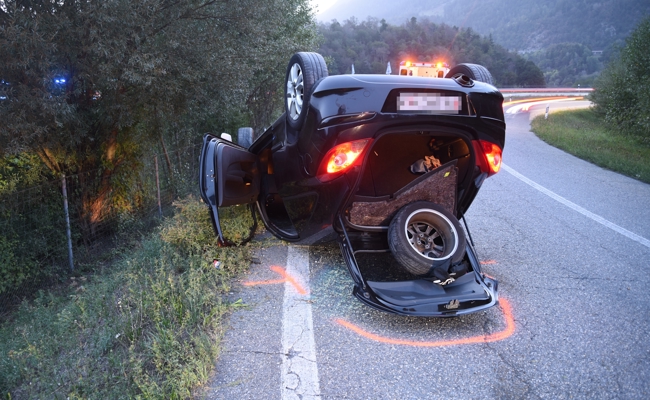 Kontrolle verloren: Auto überschlug sich und landete auf dem Dach