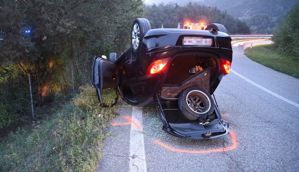 Kontrolle verloren: Auto überschlug sich und landete auf dem Dach