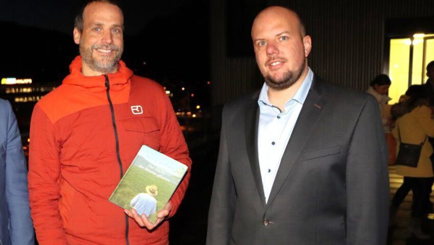 1. November: Markus Meier (rechts) wird neuer Leiter des KOJ Werdenberg und Nachfolger von Markus Büchel (links). 1. November: Markus Meier (rechts) wird neuer Leiter des KOJ Werdenberg und Nachfolger von Markus Büchel (links).