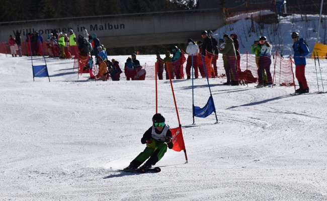 Vom Pflug bis zur schwarzen Piste: Übung macht den Meister am Kinder-Skikurs