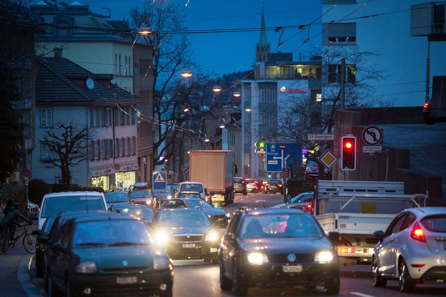 Die Schweiz setzt beim Pendeln immer mehr auf Zug und Velo – die Ostschweiz bleibt beim Auto