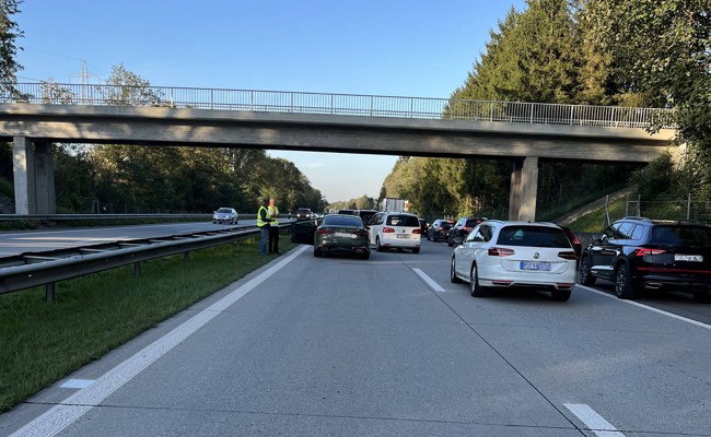 Zehn Fahrzeuge innerhalb einer Stunde verunfallt