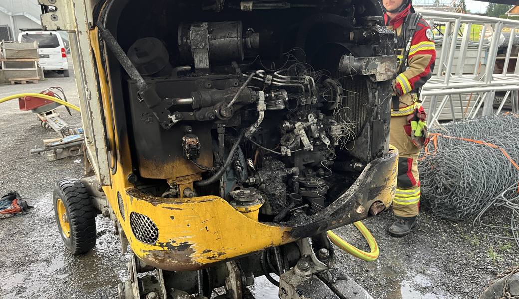 Die Ursache des Baggerbrands ist unklar.