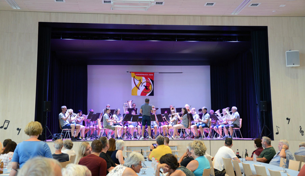 Im trotz Sommerhitze angenehm kühlen Widemsaal genoss man das Konzert der Bürgermusik Gams und weiterer Formationen umso mehr.
