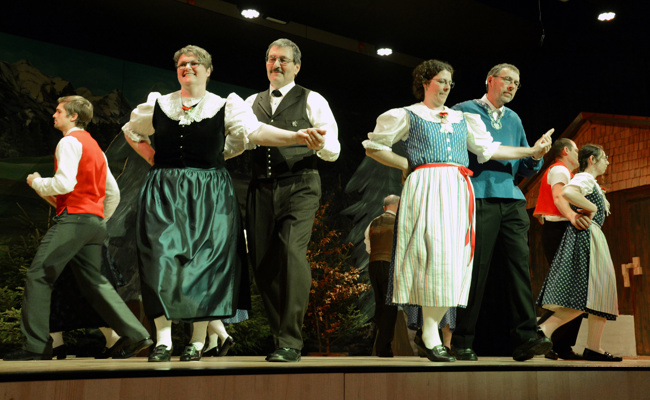 Volkstümlich mit Tanz, Theater und Musik