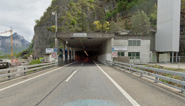 Nach Panne im Kerenzerbergtunnel: Mann wird von Lastwagen erfasst und stirbt