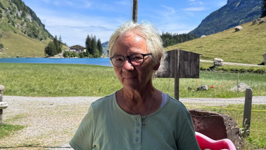Marie-Louise Zürcher ist seit 53 Jahren auf der Seealp. Einen tödlichen Badeunfall hat sie noch nicht erlebt. 