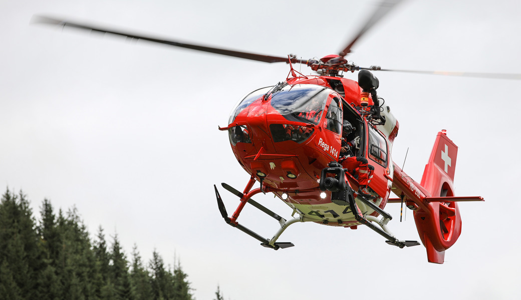 Rahmkapsel fällt in Fritteuse und explodiert – Koch schwer verletzt