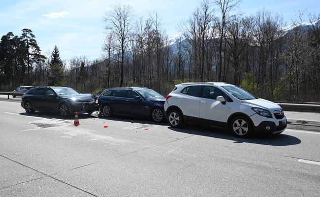 Auffahrunfall auf der A13 führte zu Folgekollision
