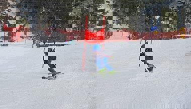 Vielseitiger Schneesport erlebt: Pflug, Pirouetten – und im Rennen Vollgas