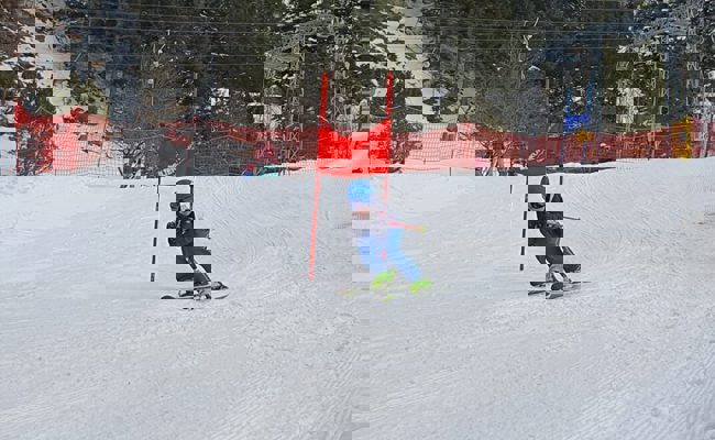 Vielseitiger Schneesport erlebt: Pflug, Pirouetten – und im Rennen Vollgas