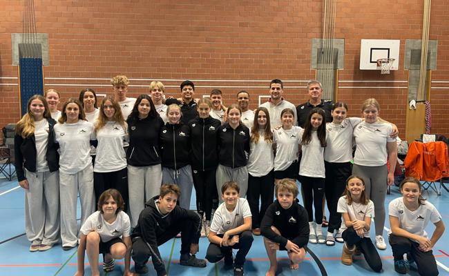 13 Goldmedaillen: SC Flös schwimmt an die Spitze