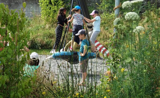 Weil Corona die Einweihung verhinderte: Schuleinheit Frümsen-Salez feiert Spielplatzfest