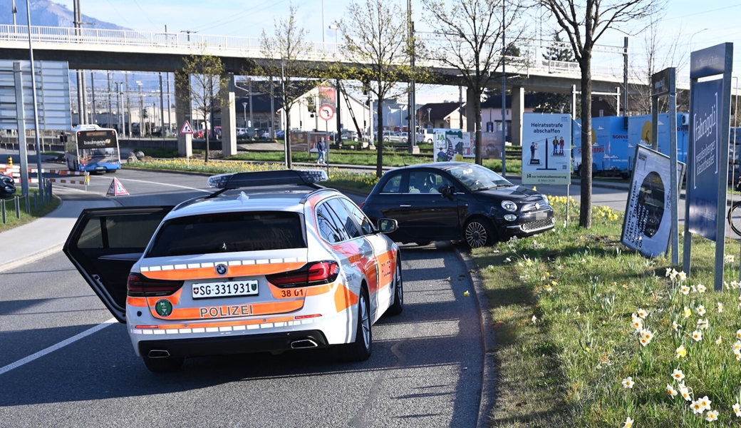 Fahrunfähig in Werbetafel gefahren – 15'000 Franken Sachschaden